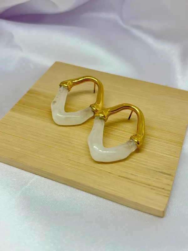 Moonlit_Gold_Earring