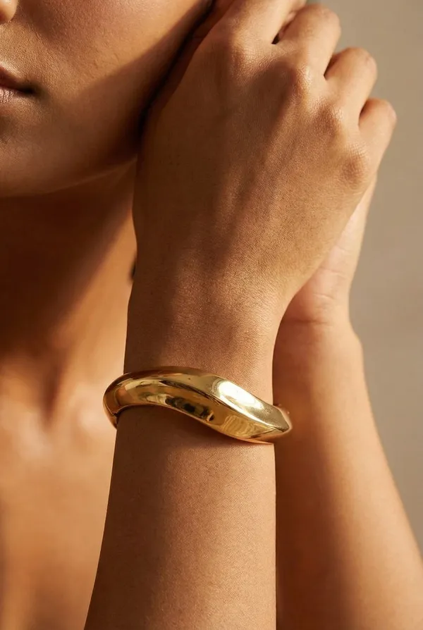 Bella_Classic_Golden_Handcuff