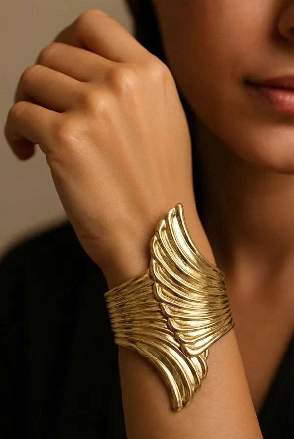 Bella_Gold_Shell_Handcuff