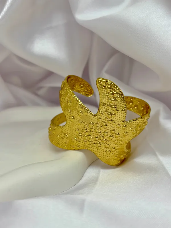 Bella_Gold_Starfish_Handcuff