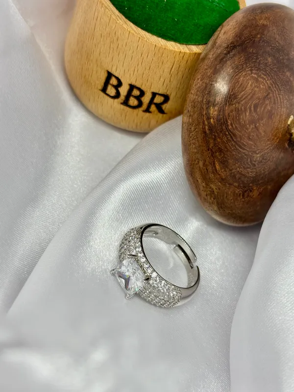Bella_Eternal_Sparkle_Diamond_Ring