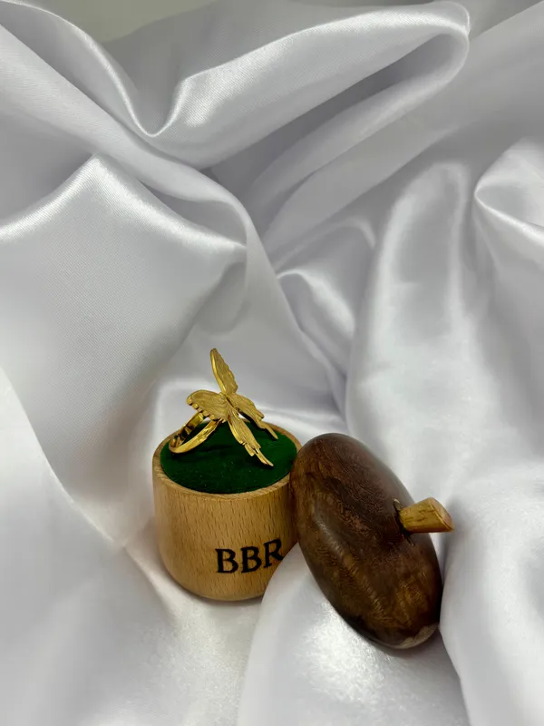 Bella_Gold_Butterfly_Ring
