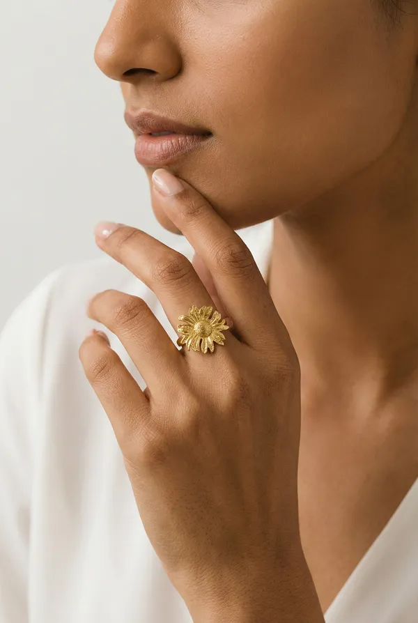 Bella_Gold_Flower_Ring