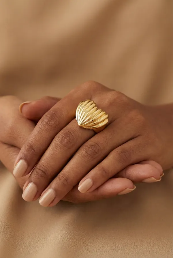 Bella_Gold_Shell_Ring