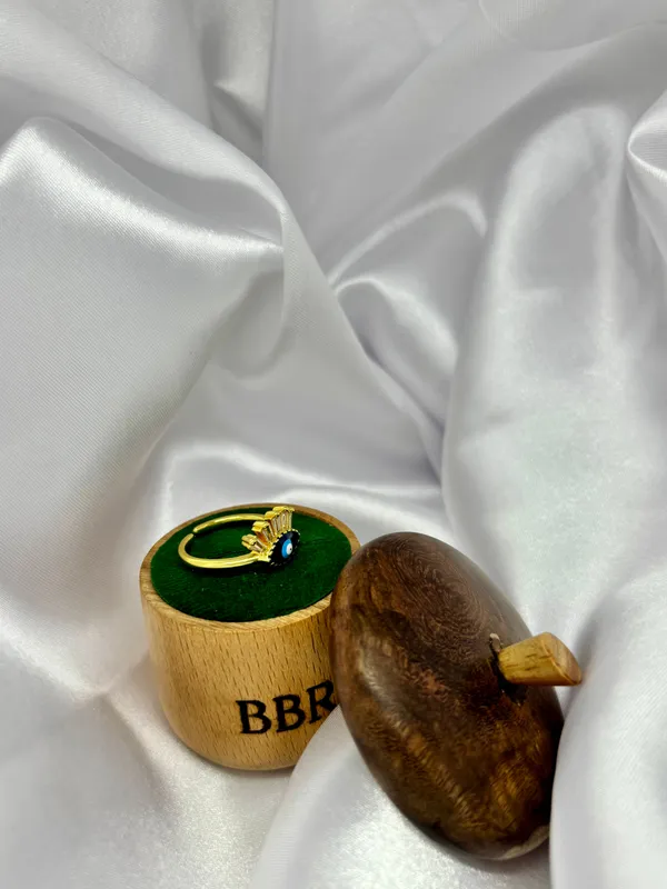 Bella_Golden_Evil_Eye_Ring
