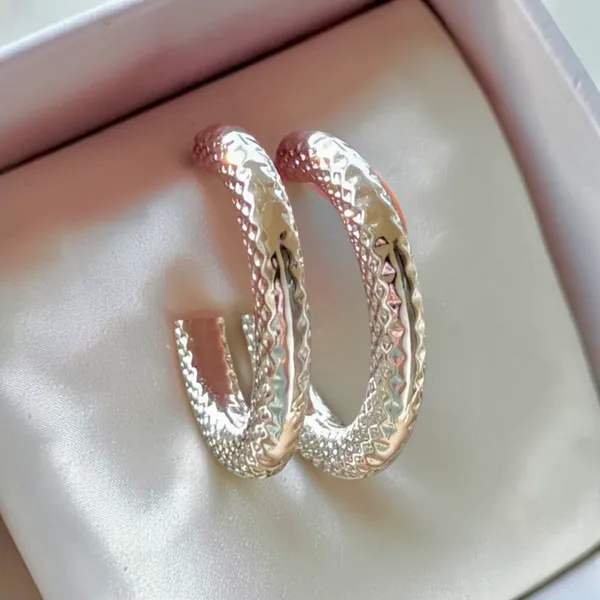 THREE_MOOD_EARRINGS_STACK