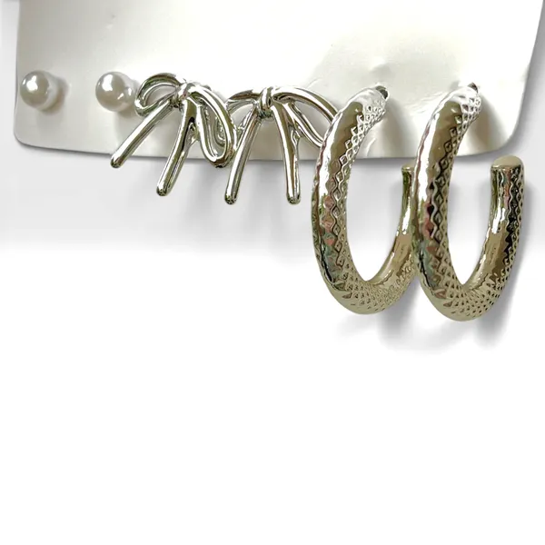 THREE_MOOD_EARRINGS_STACK