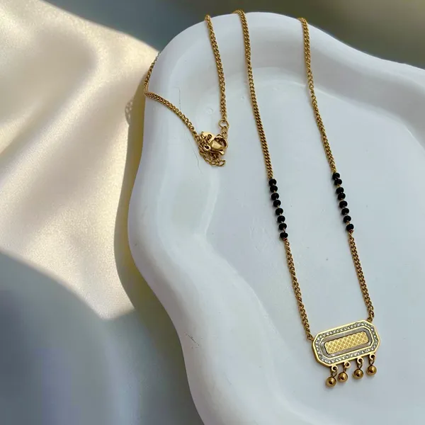 Golden_Bar_Vow_Mangalsutra