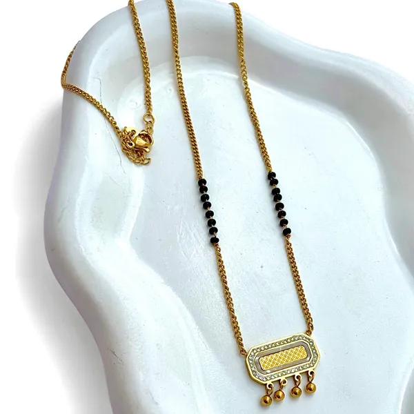 Golden_Bar_Vow_Mangalsutra