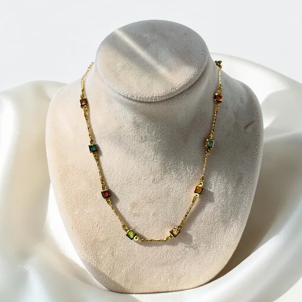 NOOR_-_E-_FIZA_GOLDEN_NECKCHAIN