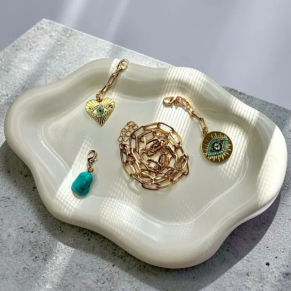 BLUE_EYE_BAE_GOLDEN_NECKCHAIN