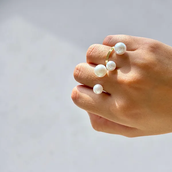 SILVER_&_GOLD_PEARL_RINGS_STACK