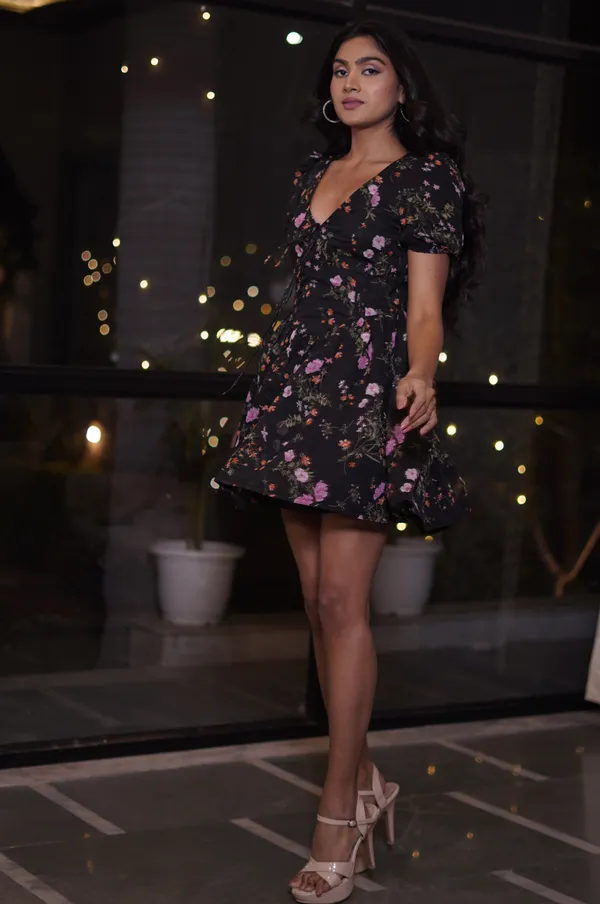 Black_Floral_Print_Fit_And_Flare_Dress