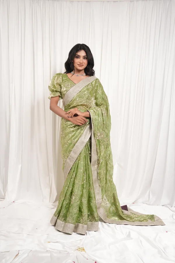 Not_your_avagrage_green_saree