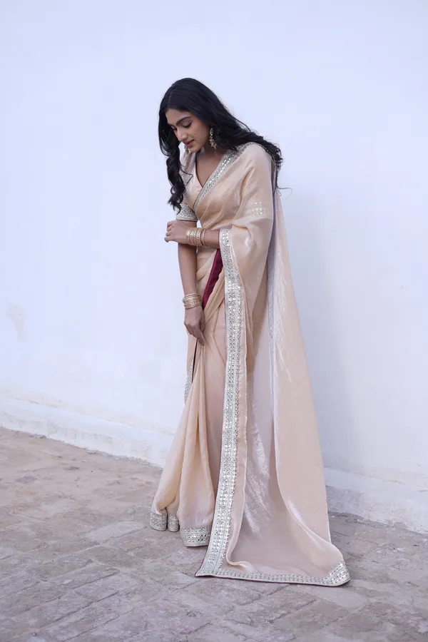Elegant_Cream_Embellished_Saree_With_Blouse