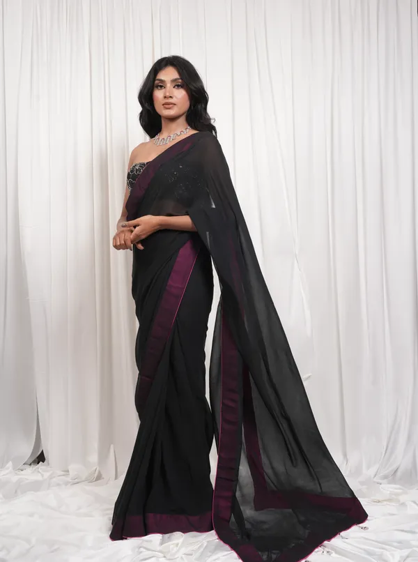 Queens_moment_black_saree