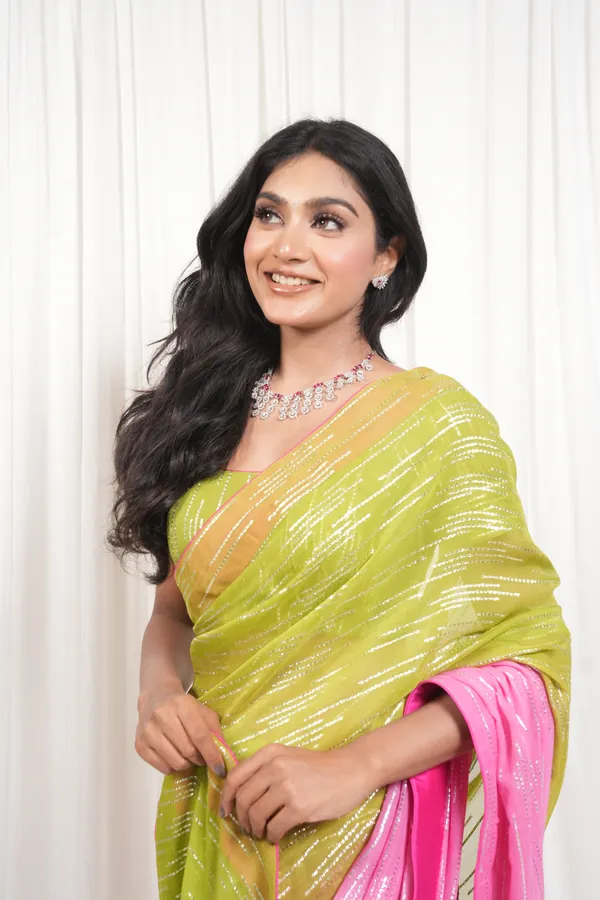 Queens_moment_pink_and_green_saree