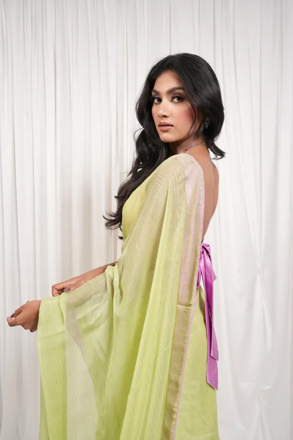 Queeens's_moment_parrot_green_saree