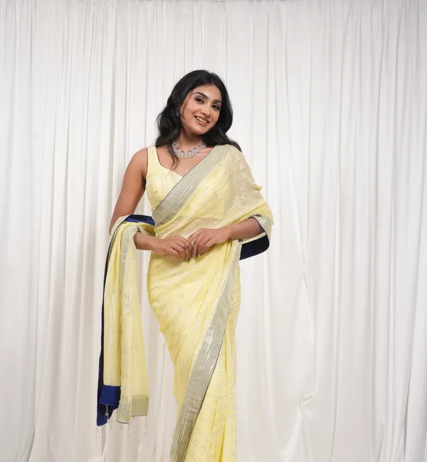 Queens_moment_yellow_saree