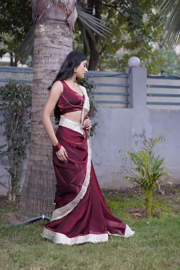 Maroon_And_Gold_Ethnic_Saree_For_Women