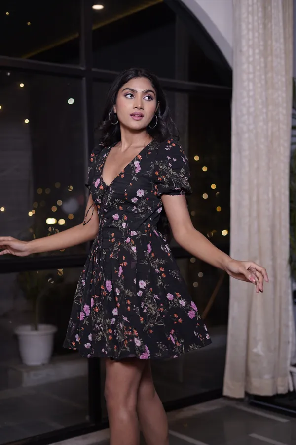 Black_Floral_Print_Fit_And_Flare_Dress