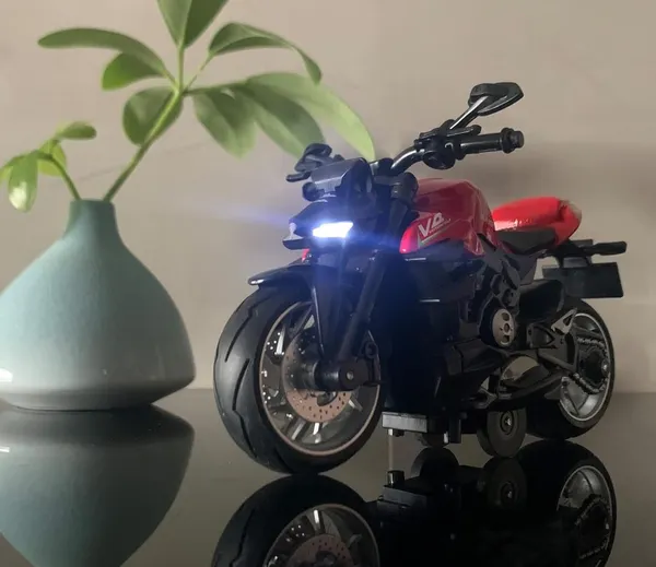 5.5_Inches_Metal_Diecast_Alloy_Sports_Motorcycle_Toy_for_Kids_Mini_Pull_Back_Bike_Toy_Motorcycles_with_Lights_and_Sounds_Toy_Boys_and_Girls,_Red