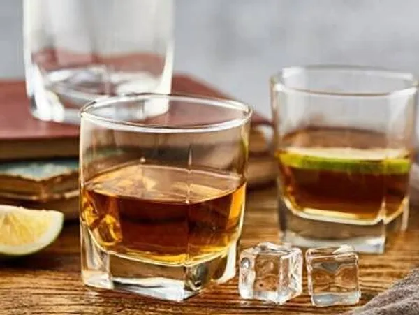 Pack_of_4,_Small_200_ML_Transparent_Water_Juice_Squaree_Glass_Drinking_Bar_Mug_Glasses_for_Scotch,_Bourbon,_Juice,Water,_Liquor_and_Cocktail_Drinks,_Clear