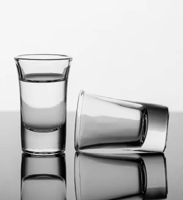 Pack_of_4,_35_ML_Tequila_Vodka_Whisky_Shot_Glass_Crystal_Clear_Square_Base,_Peg_Measurer_Short_Glasses_Set_for_Whiskey,_Tequila,_Vodka,_Clear