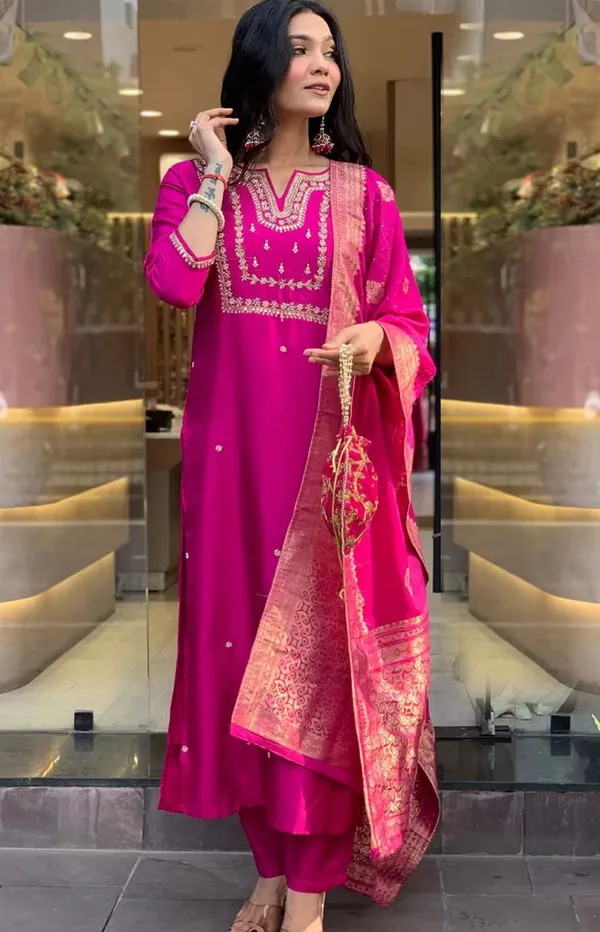 Magenta_Banarasi_Silk_Salwar_Suit_With_Dupatta