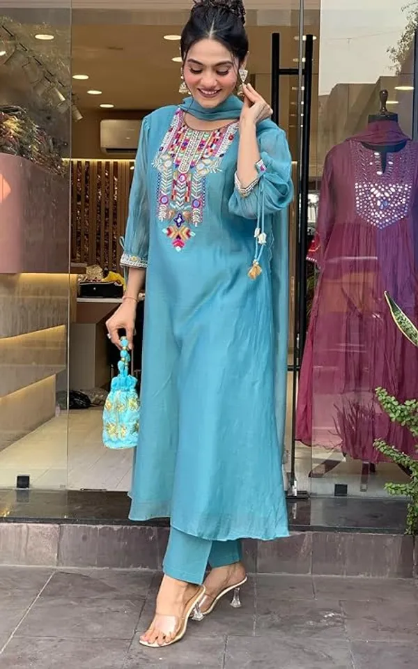 Turquoise_Embroidered_Kurti_Set_With_Matching_Pants