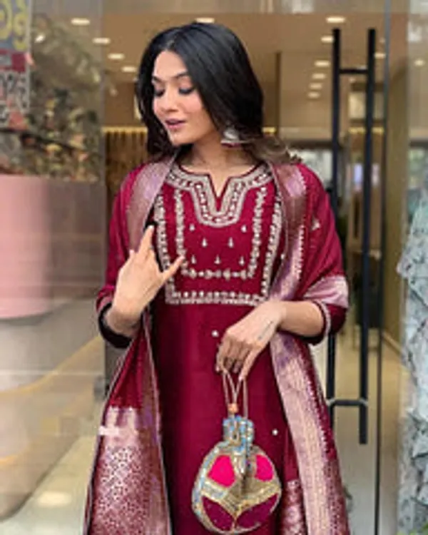 Maroon_Embroidered_Kurta_Set_With_Banarasi_Dupatta
