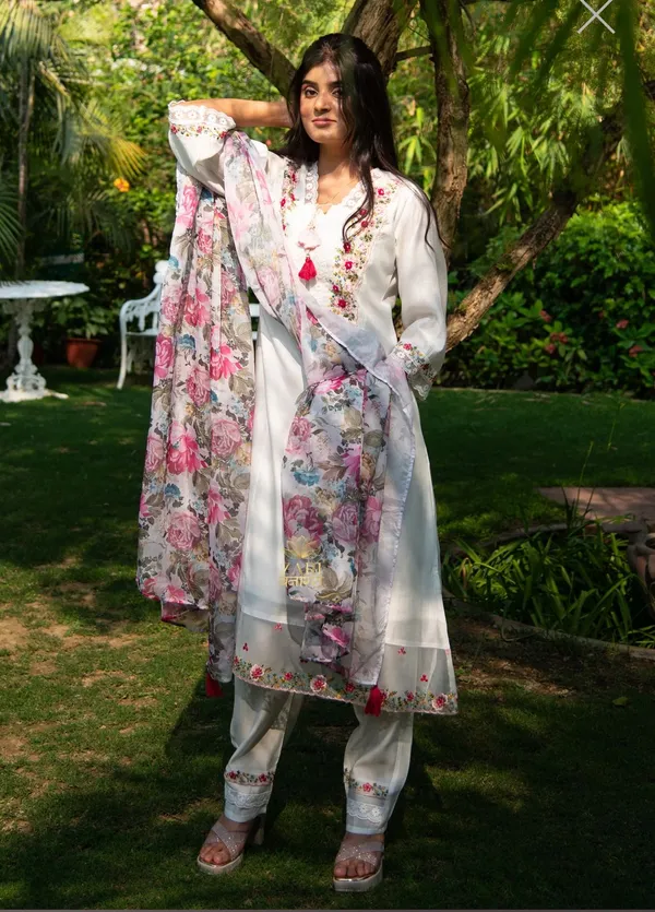 White_Embroidered_Cotton_Kurta_Set_With_Floral_Dupatta
