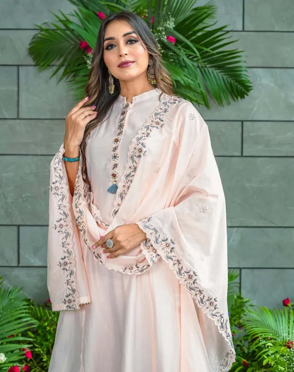 Elegant_Embroidered_Peach_Ethnic_Suit_Set_With_Dupatta