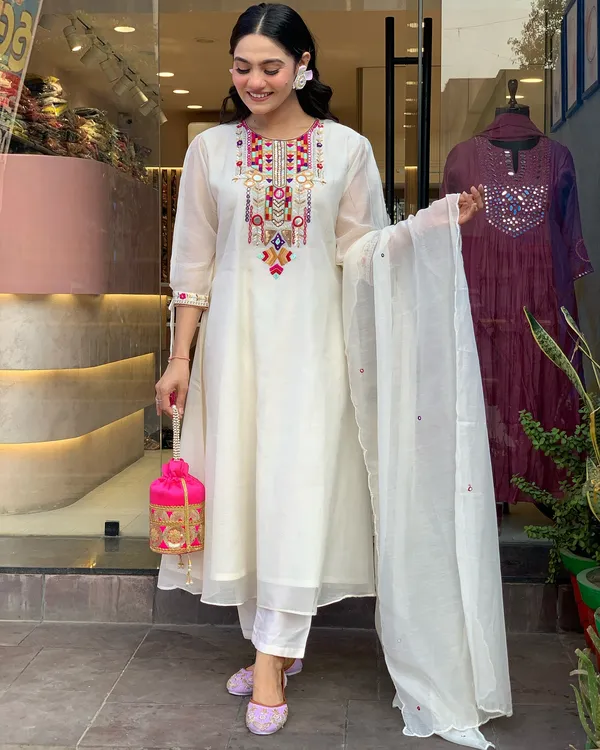 White_Embroidered_Kurta_Set_With_Dupatta_Ethnic_Wear_For_Women