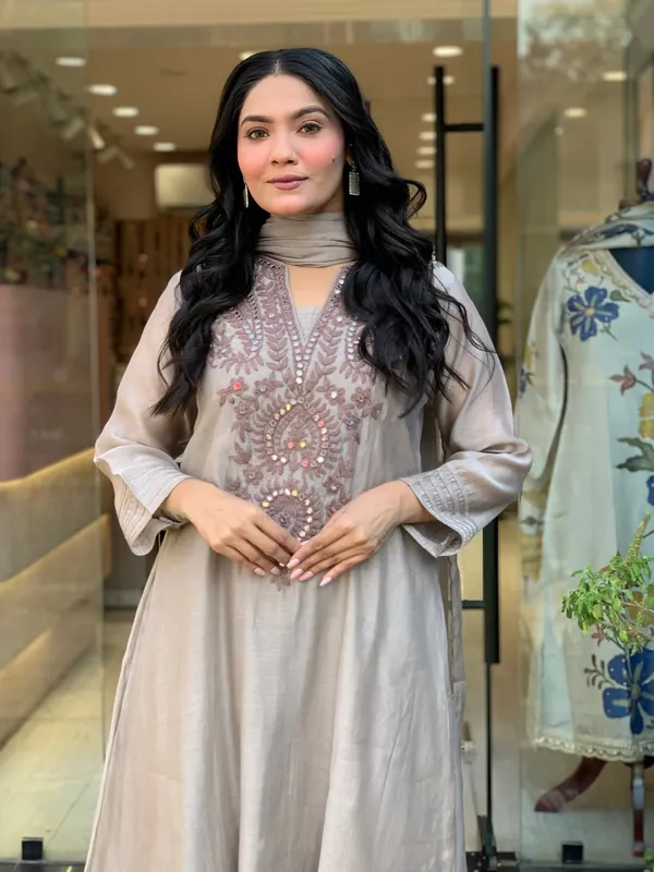 Grey_Embroidered_Silk_Kurta_Set_With_Sequin_Work