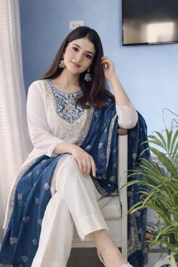 Elegant_Off_White_Anarkali_Suit_Set_With_Navy_Blue_Dupatta