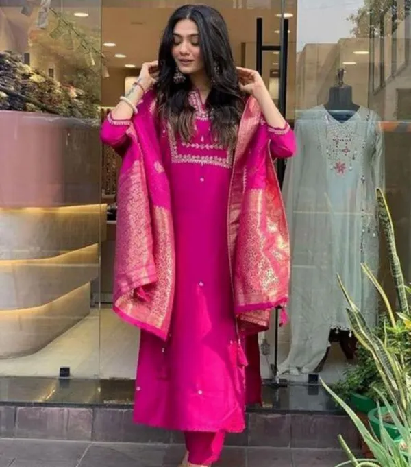 Magenta_Banarasi_Silk_Salwar_Suit_With_Dupatta