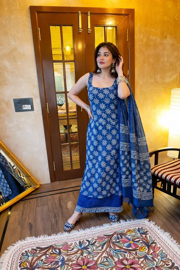 Blue_Floral_Embroidered_Ethnic_Kurta_Set_With_Dupatta