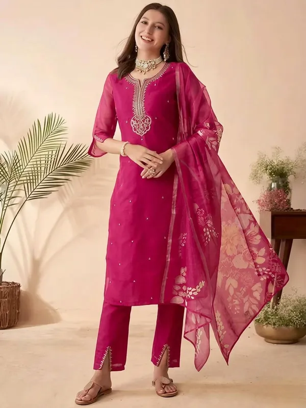 Pink_Embroidered_Ethnic_Kurti_With_Dupatta_Set