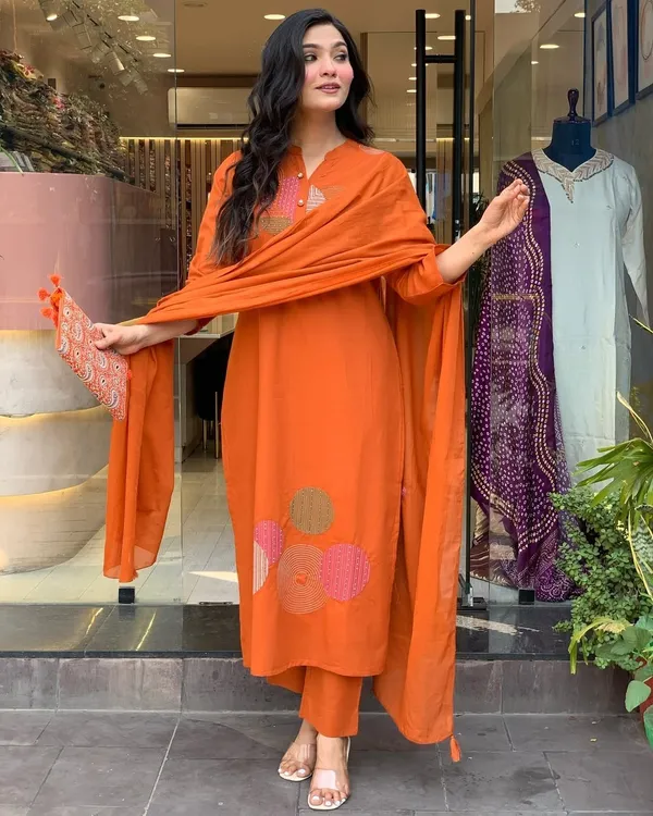 Orange_Kashmiri_Rayon_Slub_Kurti_Pant_Dupatta_Set_With_Chanderi_Cotton_Embroidery