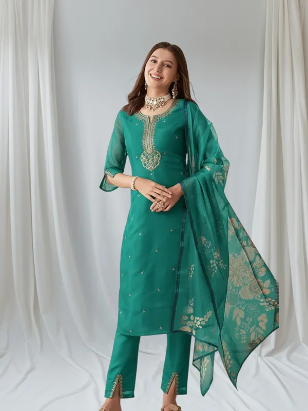 Turquoise_Green_Embroidered_Salwar_Suit_Set_With_Dupatta