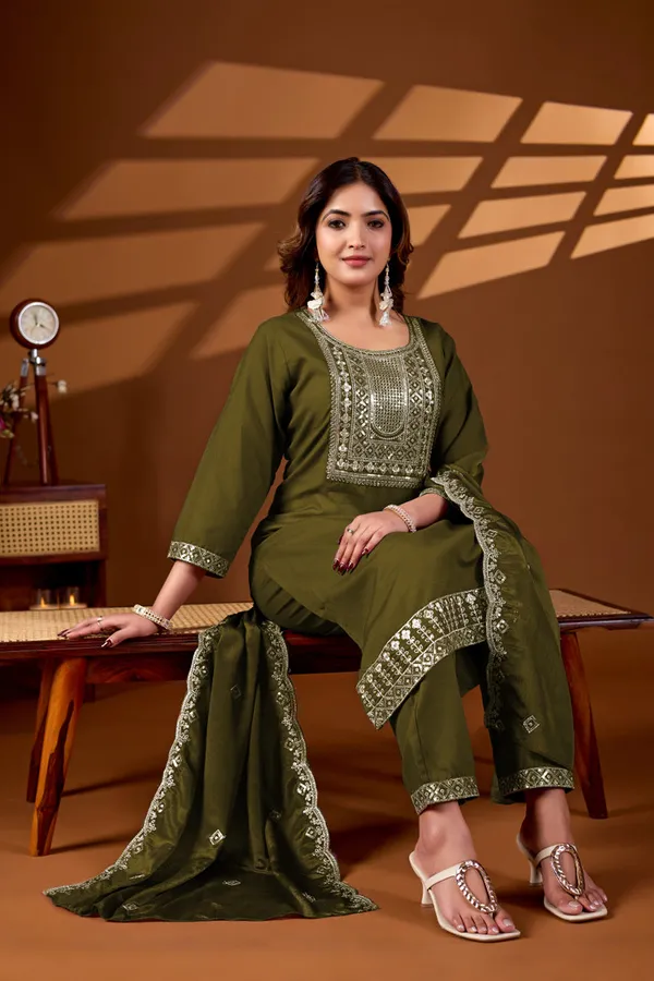 Mehendi_Green_Embroidered_Kurta_Set_With_Dupatta_Women's_Ethnic_Wear