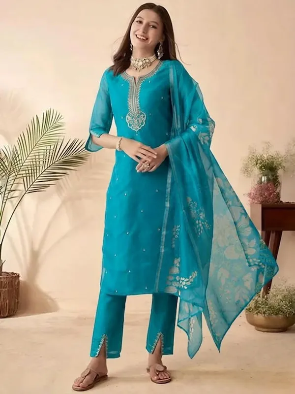 Turquoise_Embroidered_Ethnic_Suit_Set_With_Dupatta