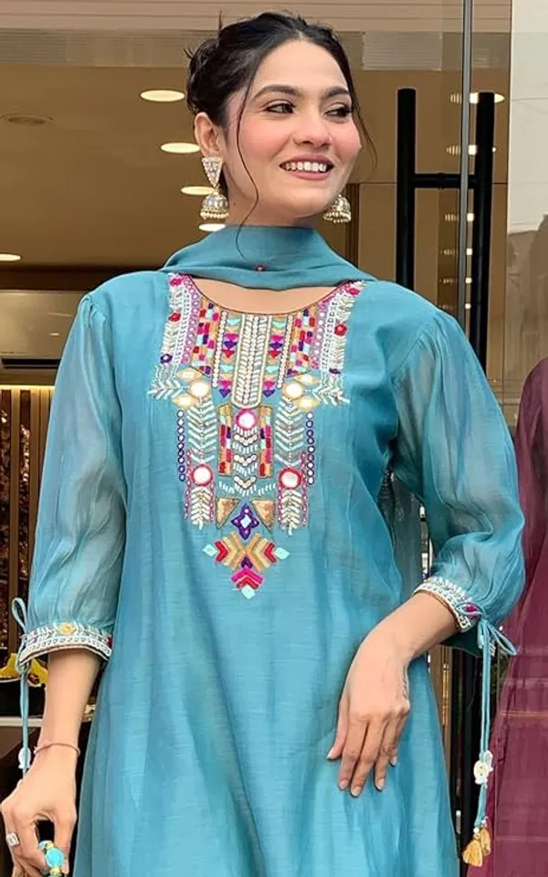 Turquoise_Embroidered_Kurti_Set_With_Matching_Pants