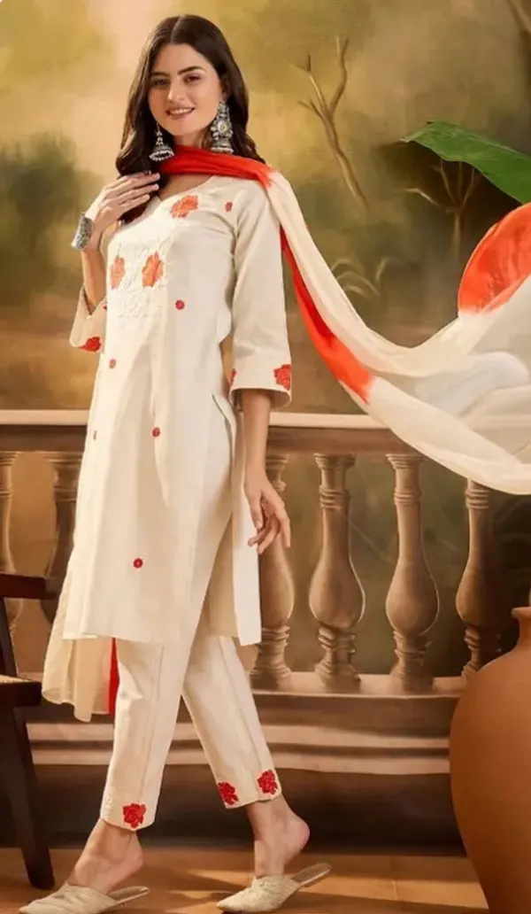 Women's_White_Embroidered_Kurta_Set_With_Tricolour_Dupatta