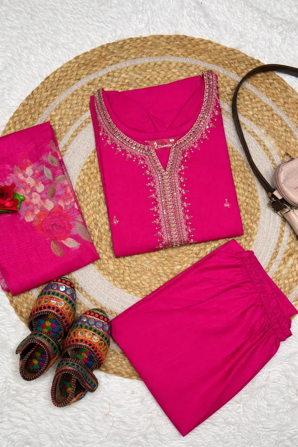 Pink_Embroidered_Ethnic_Kurti_With_Dupatta_Set