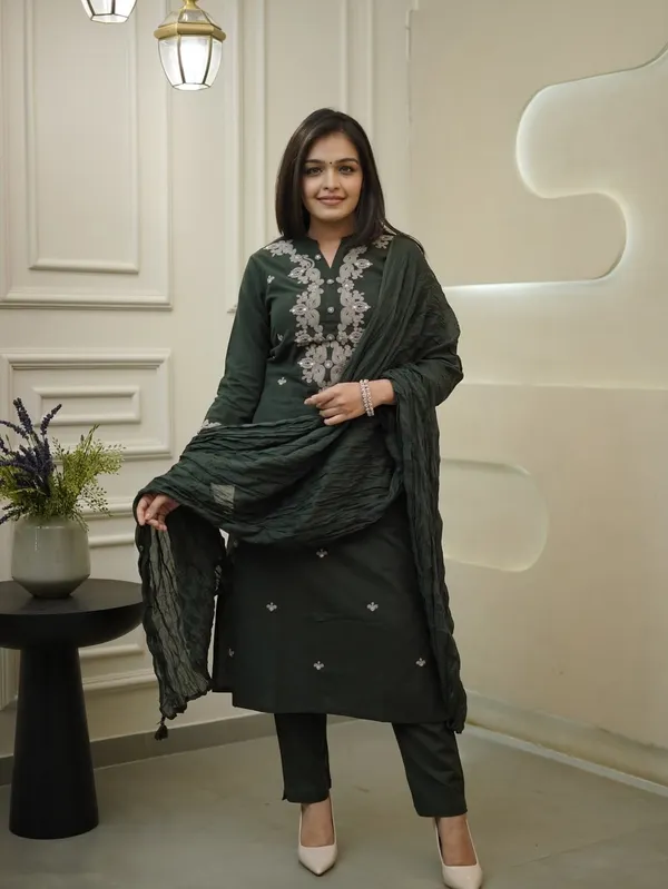 Elegant_Olive_Green_Chanderi_Cotton_Embroidered_Kurti_Set_With_Dupatta