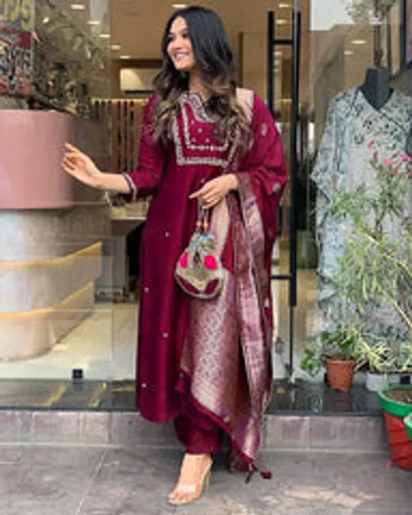Maroon_Embroidered_Kurta_Set_With_Banarasi_Dupatta