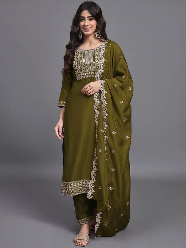 Mehendi_Green_Embroidered_Kurta_Set_With_Dupatta_Women's_Ethnic_Wear