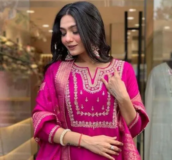 Magenta_Banarasi_Silk_Salwar_Suit_With_Dupatta